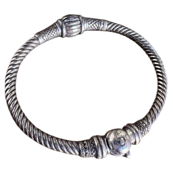 Elegant Artisan Bracelet – A Timeless Statement Piece - Picture 16 of 16